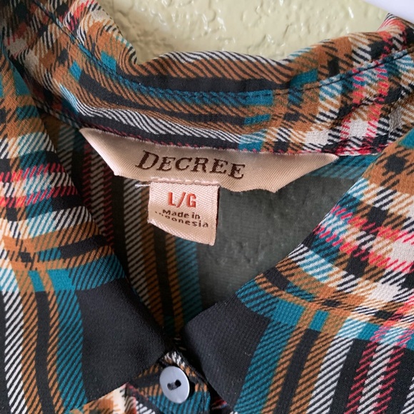 Decree Button Down - Picture 4 of 5